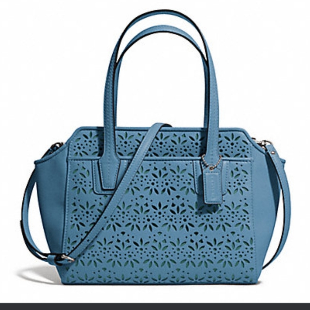 Beautiful light blue Coach cut out pattern bag - Picture 3 of 16